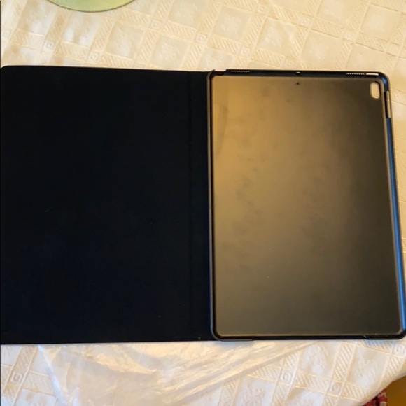 Milprox protective case for 10.5 IPAD - Picture 6 of 7